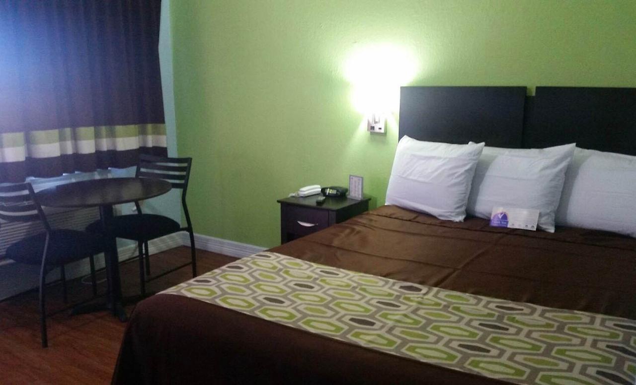 Americas Best Value Inn And Suites Groves Zewnętrze zdjęcie