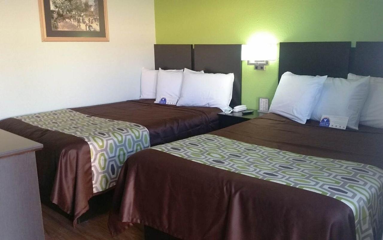 Americas Best Value Inn And Suites Groves Zewnętrze zdjęcie