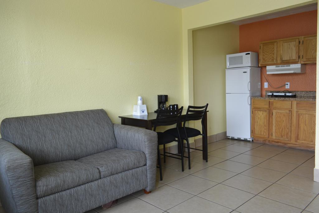 Americas Best Value Inn And Suites Groves Zewnętrze zdjęcie